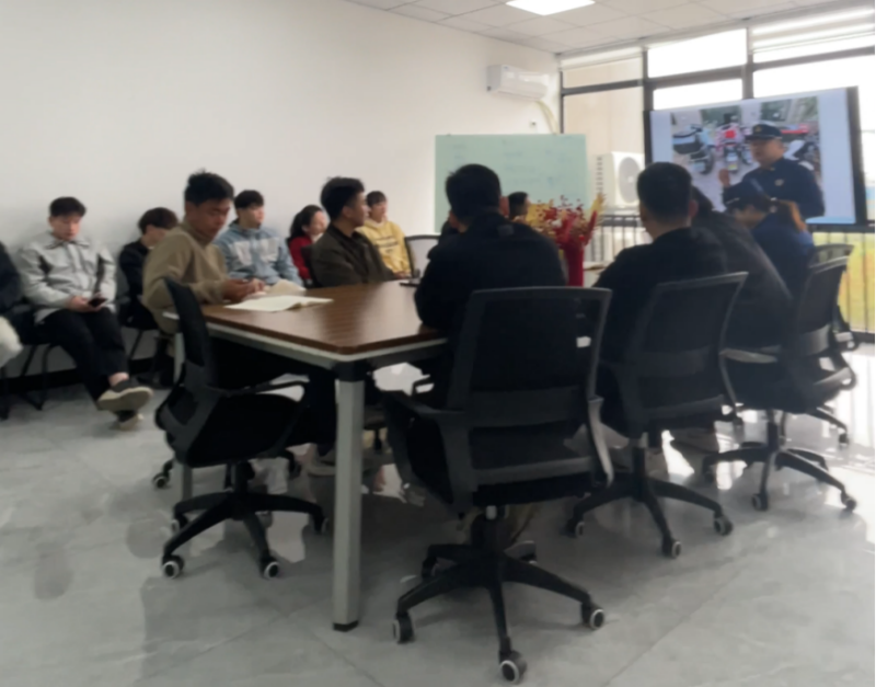 斯塔克機器人開展消防安全演習